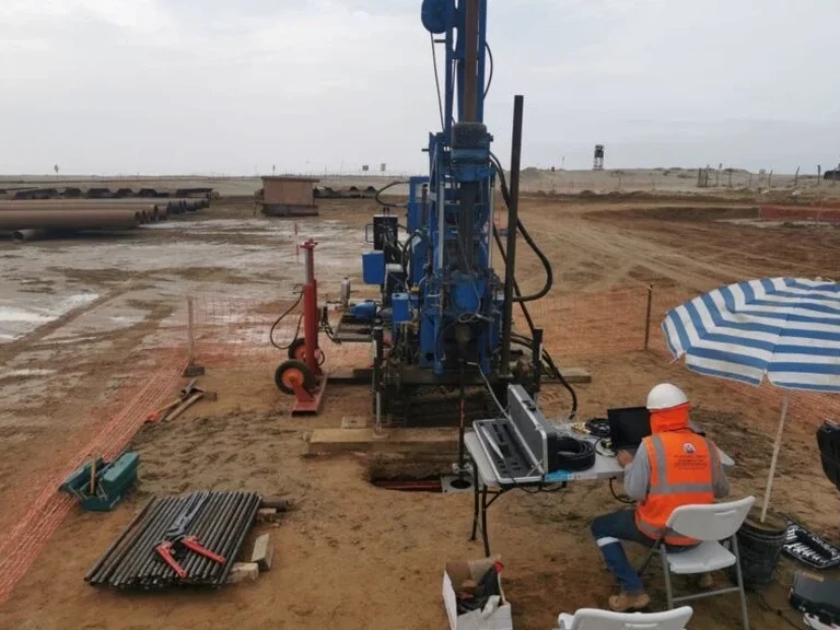 Ensayo CPT en La Coruña: Perfil Geotécnico Continuo sin Alterar el Suelo