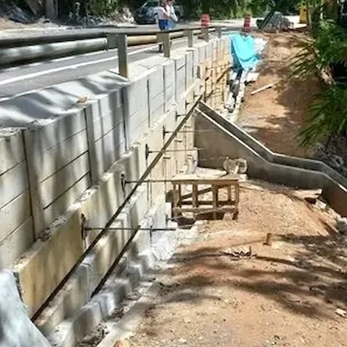 Diseño de Muros de Contención en La Coruña: Cálculo y Dimensionamiento con Datos de Terreno